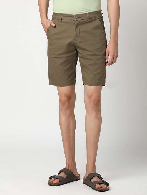 men solid mid rise regular fit shorts - 22007688 -  Standard Image - 0