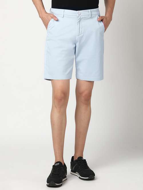 men solid mid rise regular fit shorts - 22007689 -  Standard Image - 0