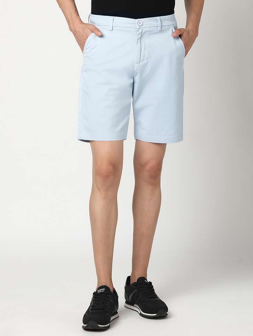 men solid mid rise regular fit shorts - 22007689 -  Zoom Image - 0