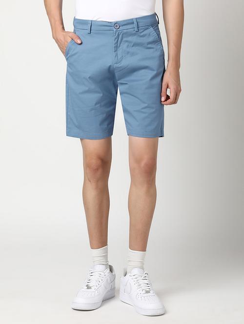 men solid mid rise regular fit shorts - 22007692 - Standard Image - 0