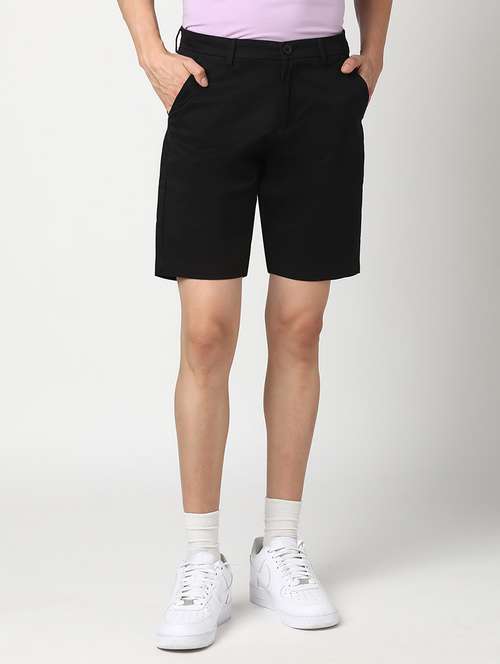 men solid mid rise regular fit shorts - 22007694 -  Standard Image - 0