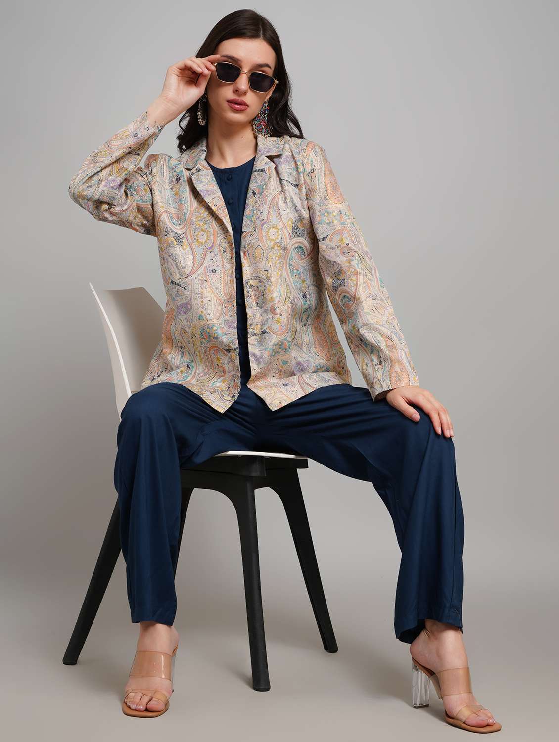 women solid sleeveless jumpsuit with printed blazer