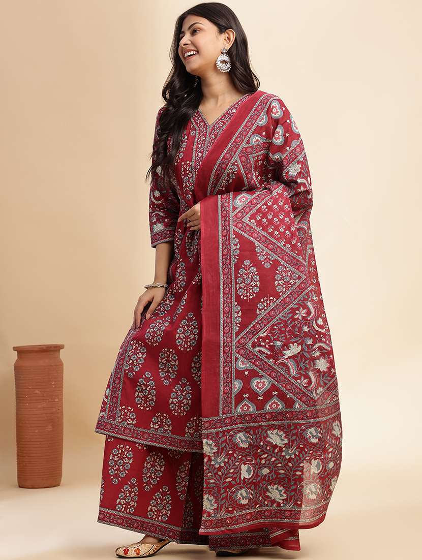 women floral three quarter sleeve kurta palazzo with dupatta set - 22011167 -  Standard Image - 2