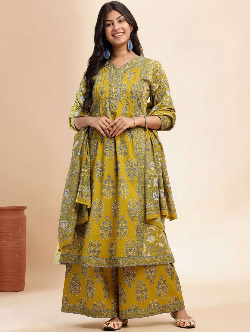 women floral three quarter sleeve kurta palazzo with dupatta set