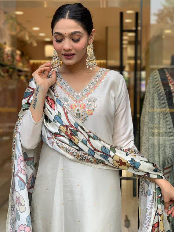 women embroidered three quarter sleeve kurta pant with dupatta set - 22011202 - Standard Image - 2