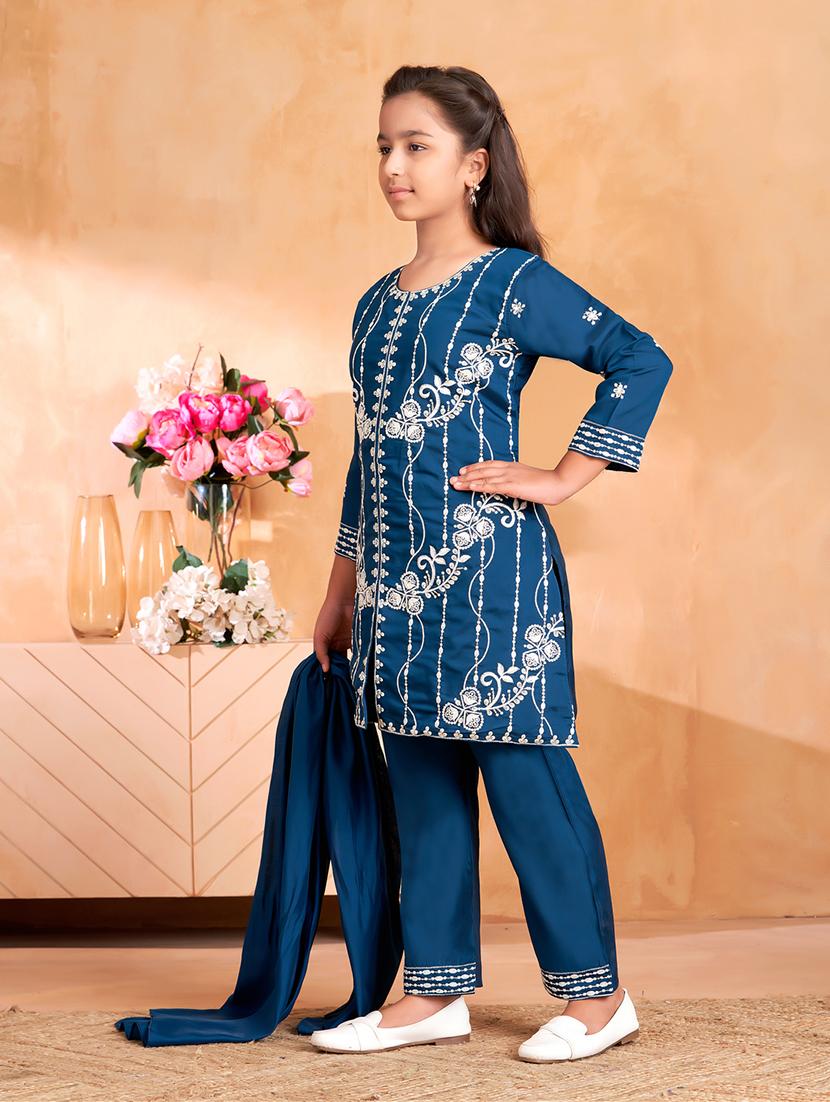 girls embroidered long sleeve kurta and pant set with dupataa - 22012048 - Standard Image - 2