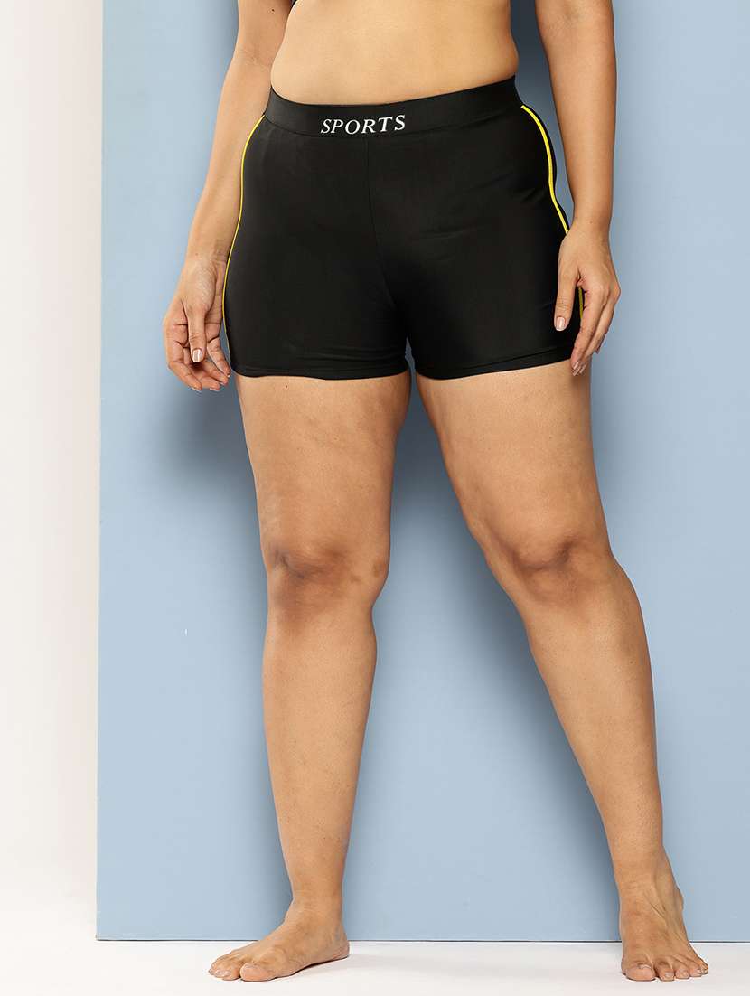 women solid high rise cycling shorts