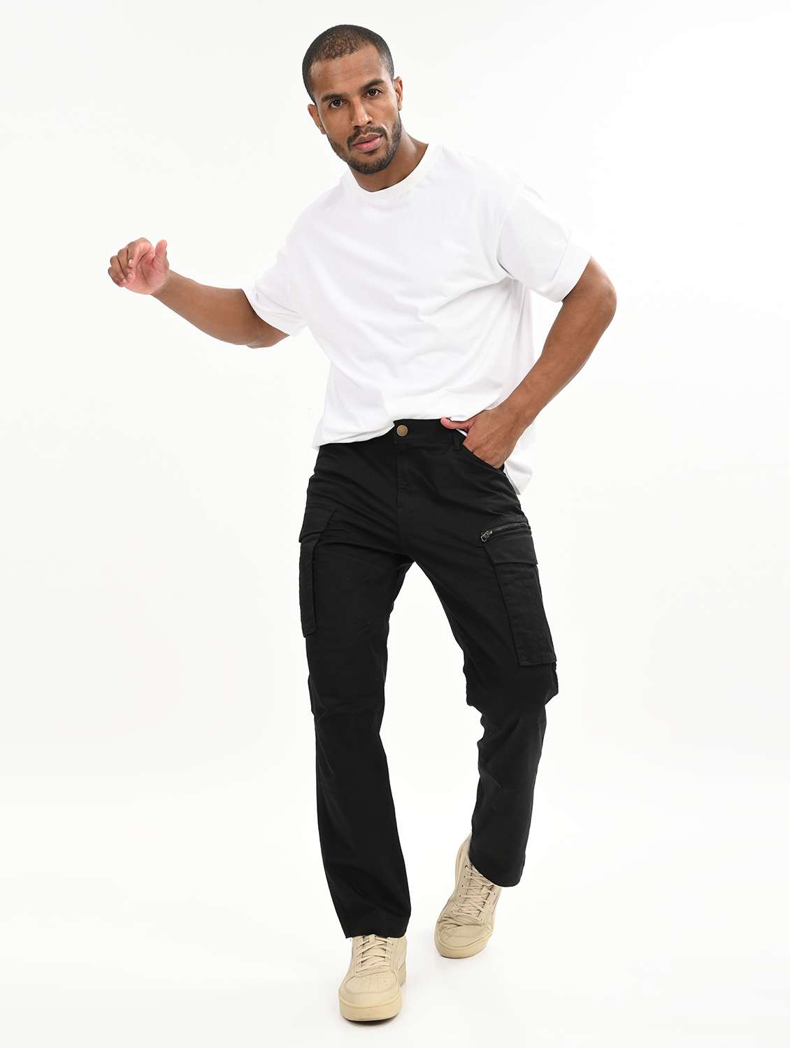 men solid mid rise relaxed fit cargo - 22012861 - Standard Image - 2