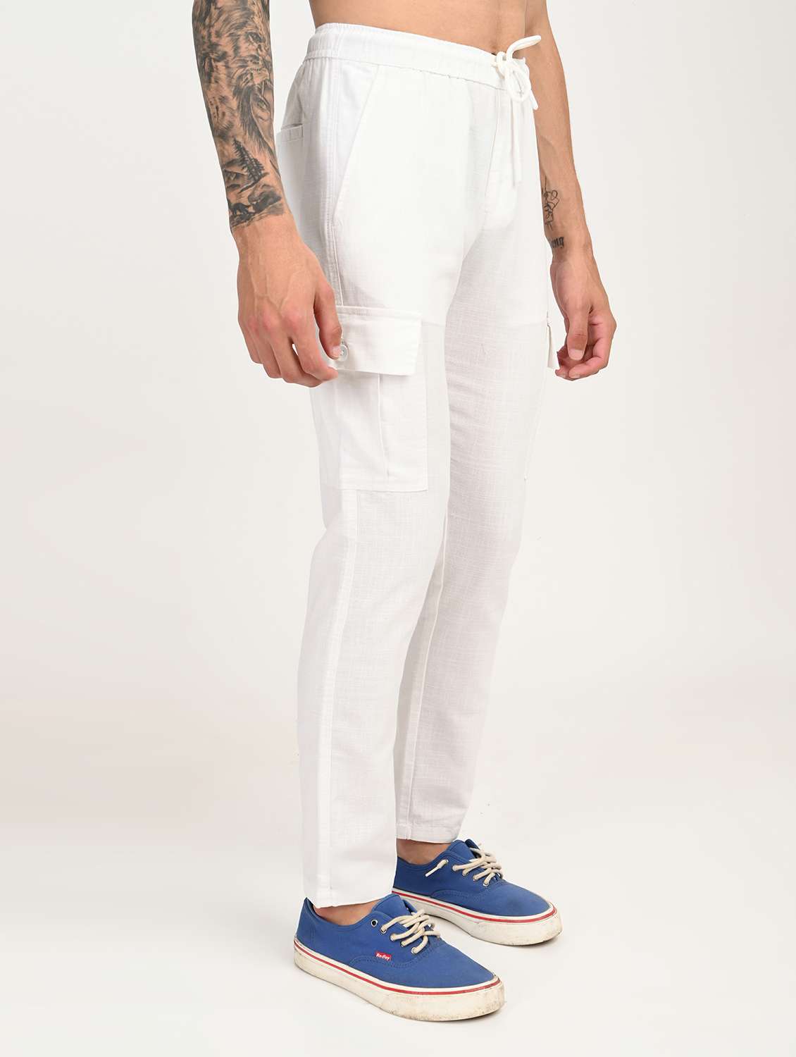 men solid mid rise relaxed fit cargo - 22012881 - Standard Image - 2