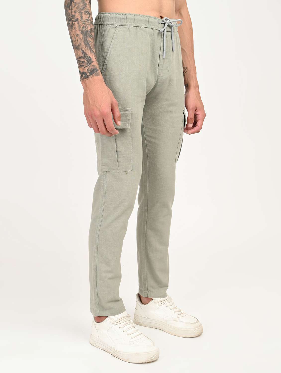men solid mid rise relaxed fit cargo - 22012886 - Standard Image - 2