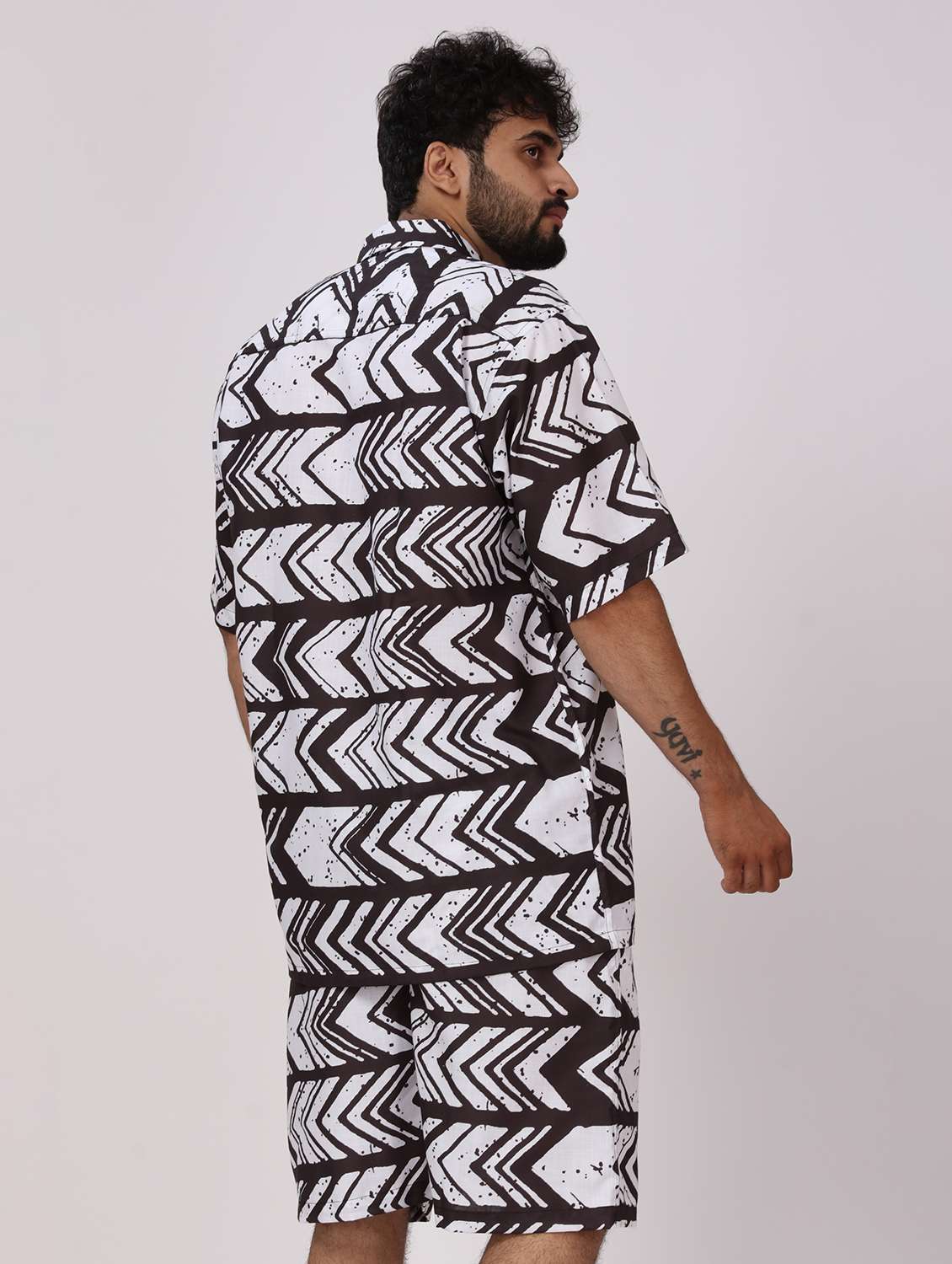 men printed short shorts & shirt co-ords set - 22012952 - Standard Image - 2