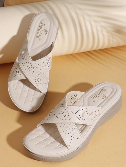 women solid slip on flats - 22013281 - Standard Image - 0