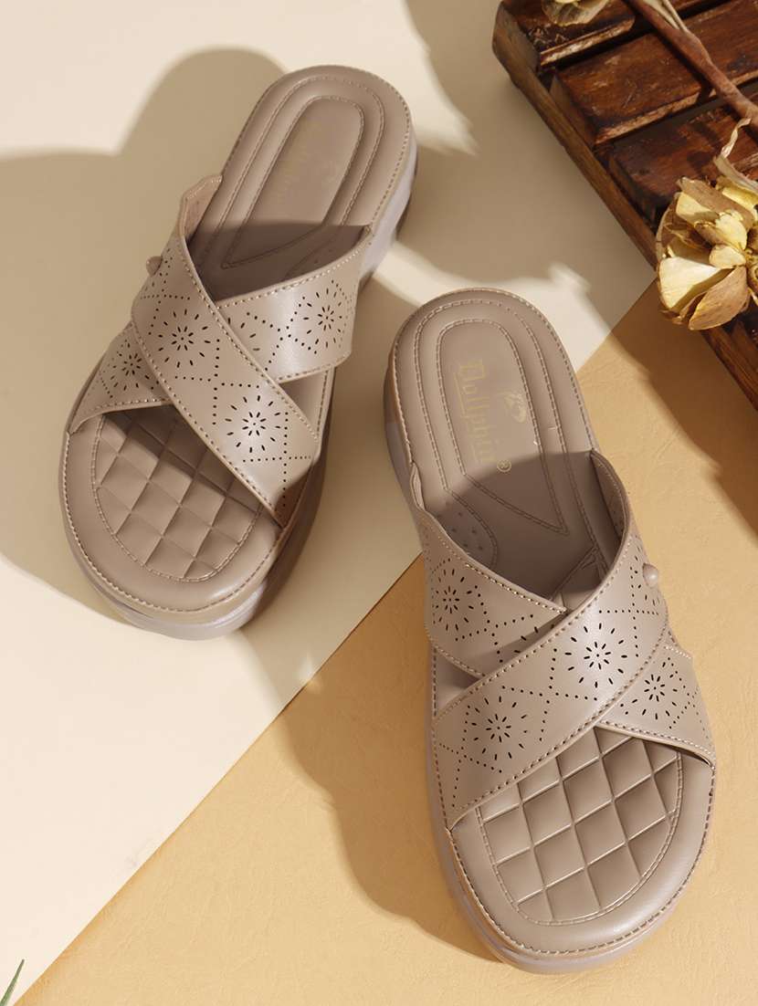 women solid slip on flats 