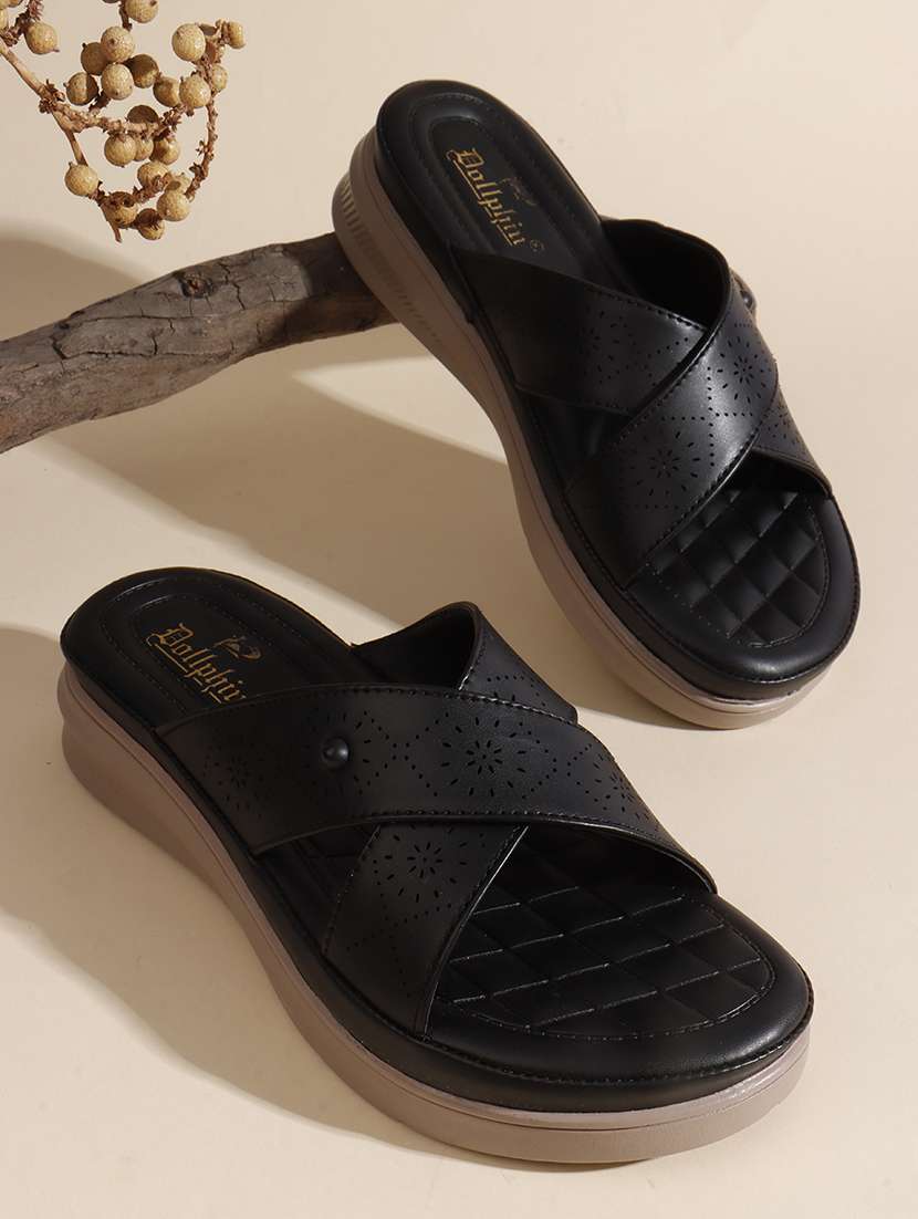 women solid slip on flats 