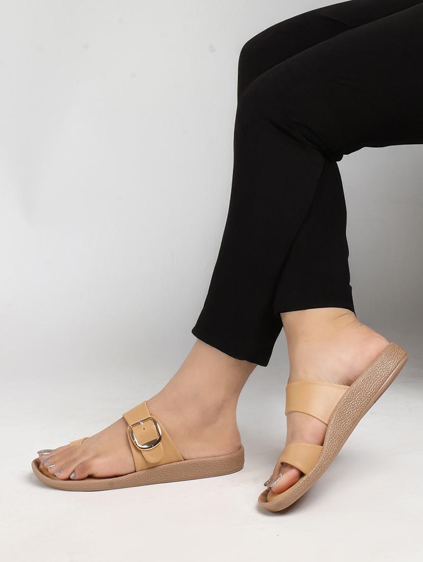 women solid one toe slip on flats - 22013293 - Standard Image - 2