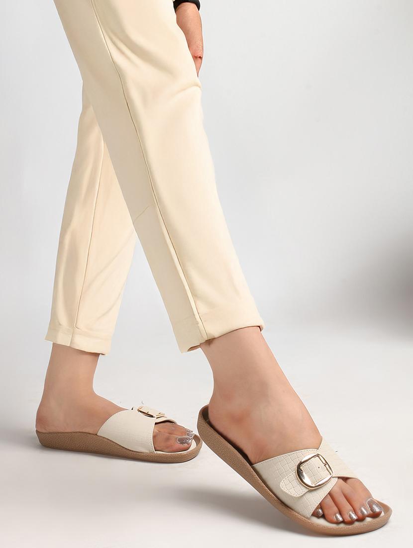 women solid slip on flats - 22013295 - Standard Image - 2