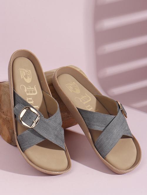 women solid slip on flats - 22013297 -  Standard Image - 0