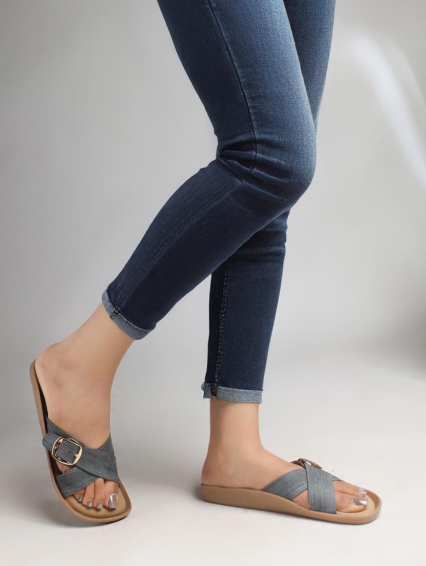women solid slip on flats - 22013297 - Standard Image - 2