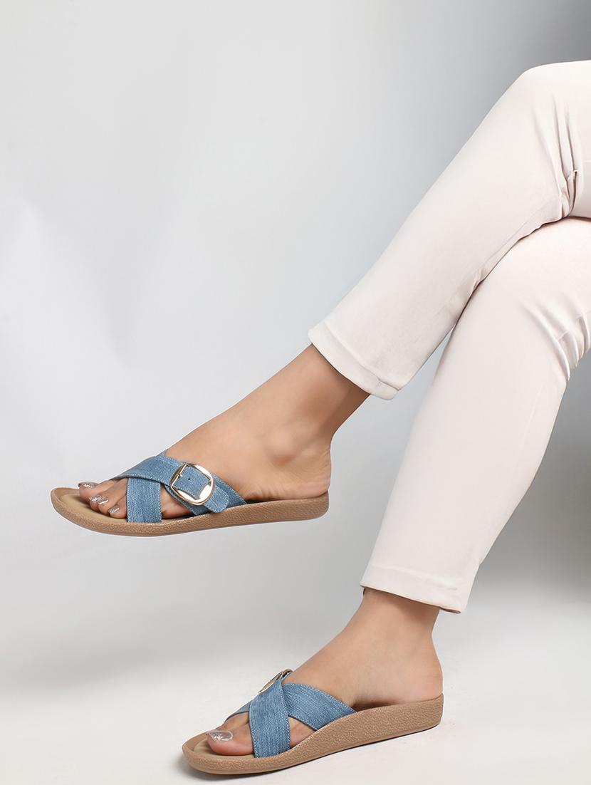 women solid slip on flats - 22013298 - Standard Image - 2