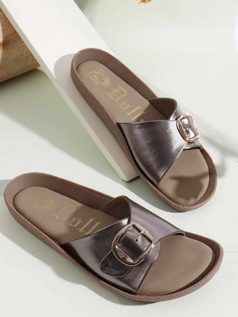 women solid slip on flats - 22013301 -  Zoom Image - 0