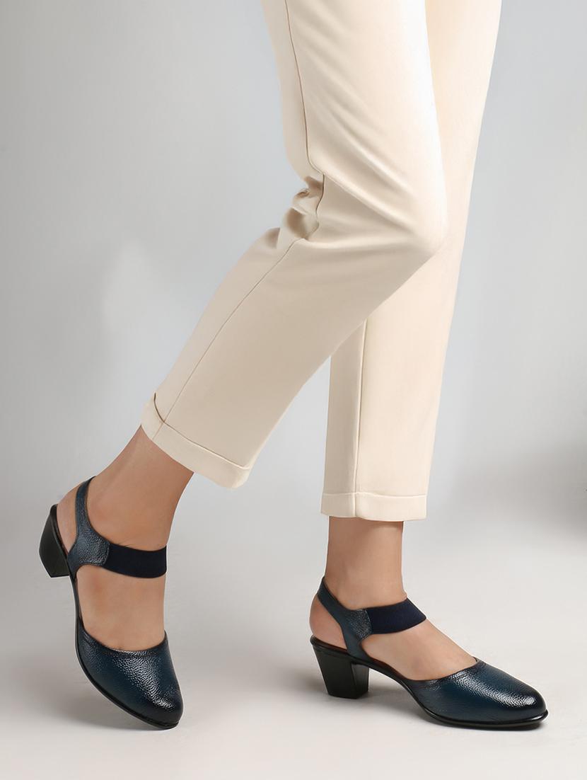 women solid back strap sandal - 22013335 - Standard Image - 2