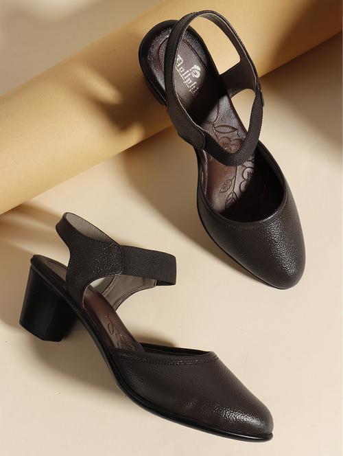 women solid back strap sandal - 22013336 -  Standard Image - 0