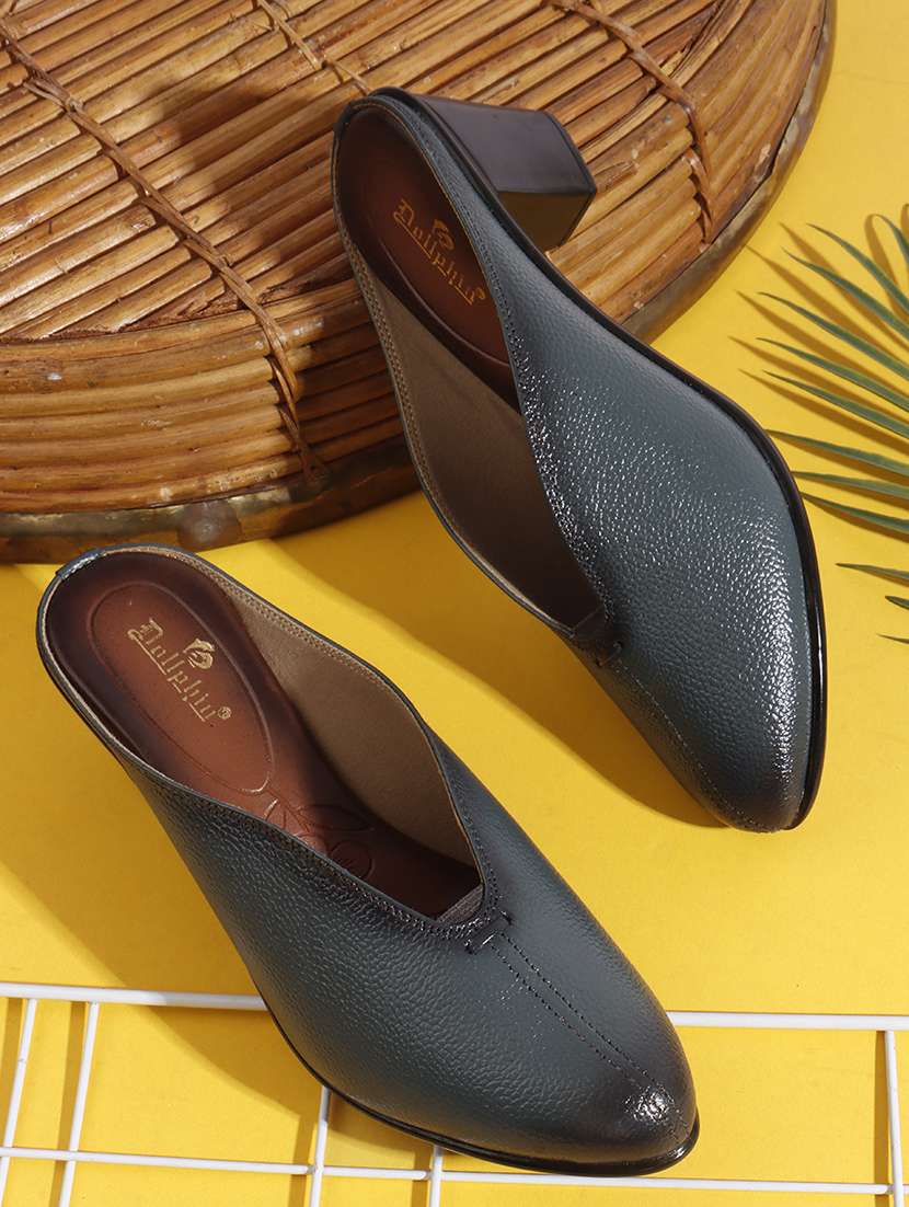 women solid slip on block heel mule