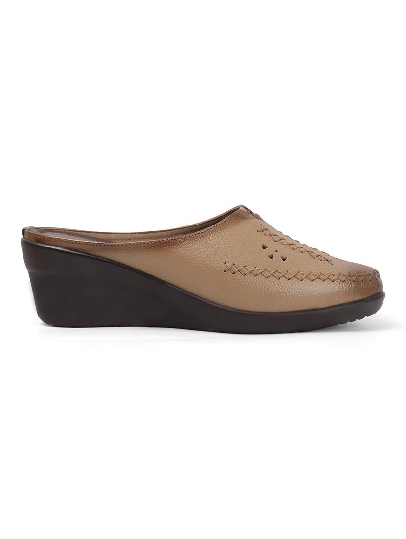 women solid slip on wedge mule - 22013341 - Standard Image - 2