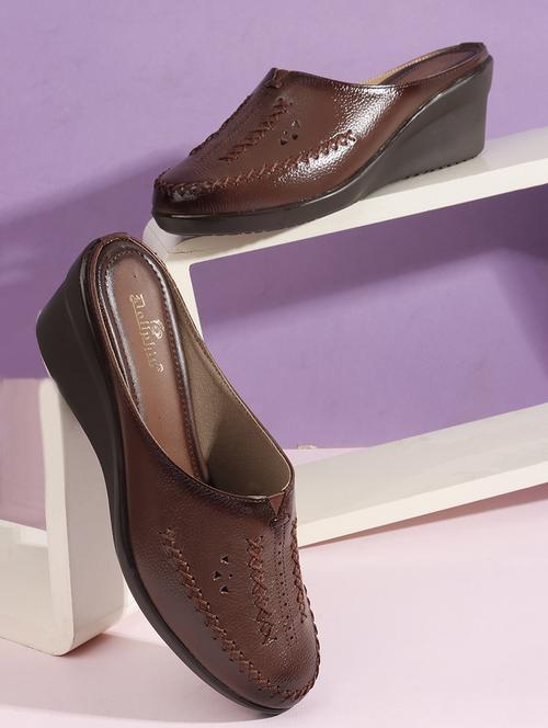 women solid slip on wedge mule - 22013343 - Standard Image - 0