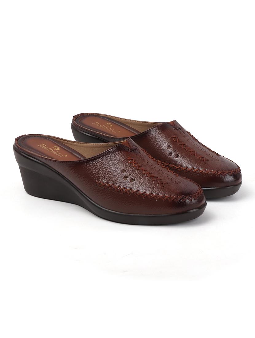 women solid slip on wedge mule - 22013343 - Standard Image - 2