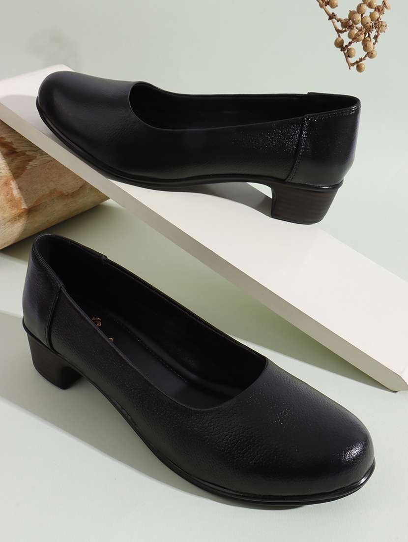 Women Black Slip On Pump