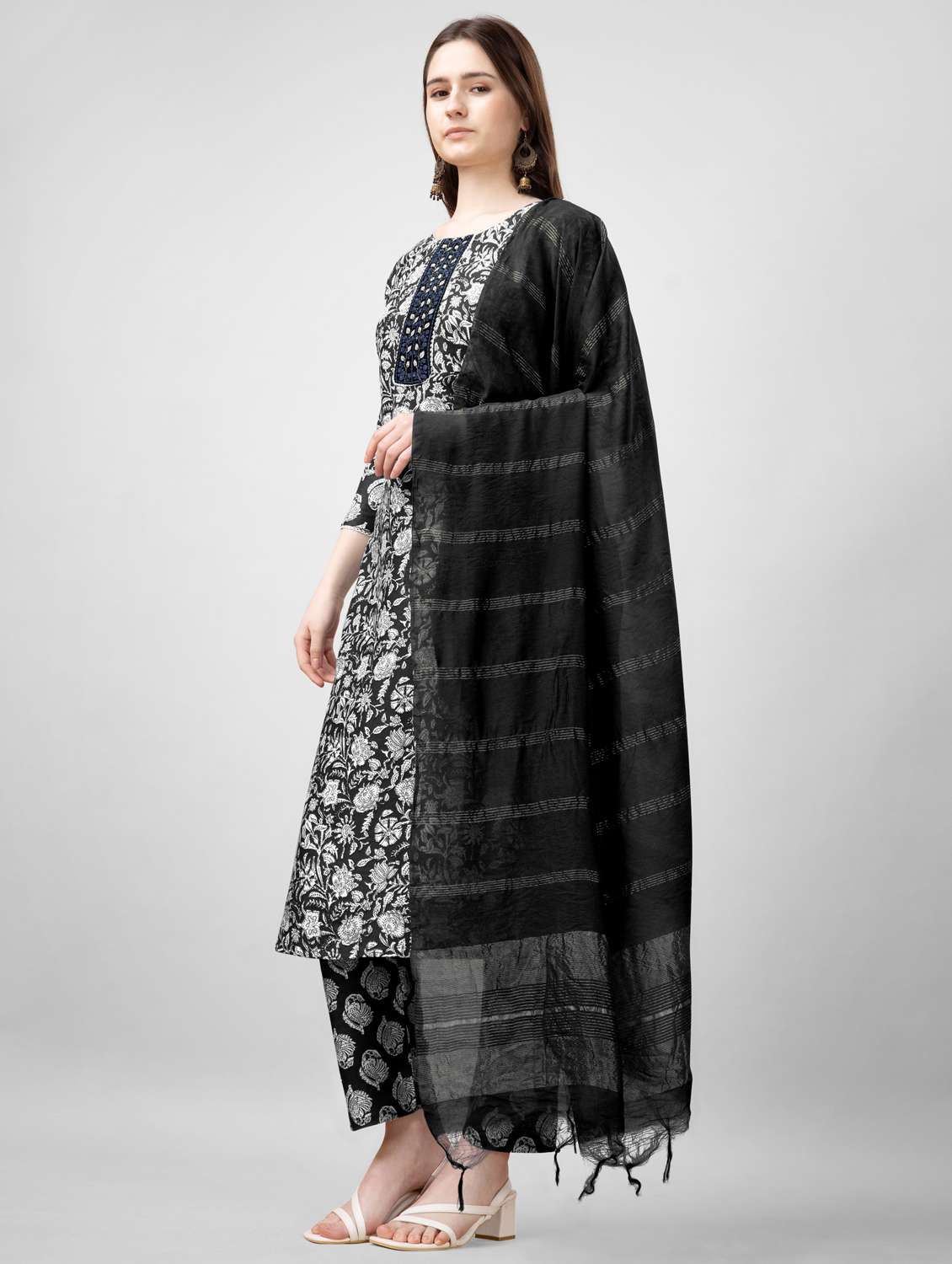 women floral three quarter sleeve kurta pant with dupatta set - 22014179 - Standard Image - 2