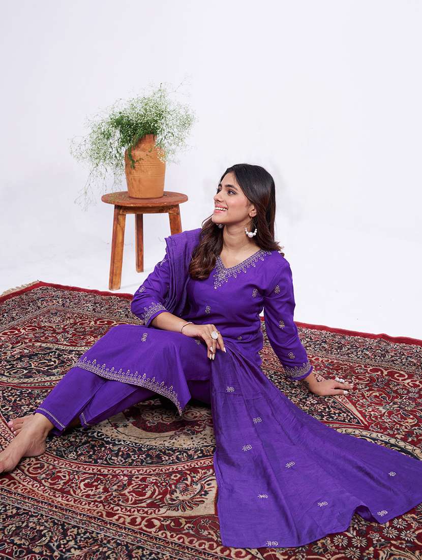 women three quarter sleeve kurta pant with dupatta set - 22014198 -  Standard Image - 2