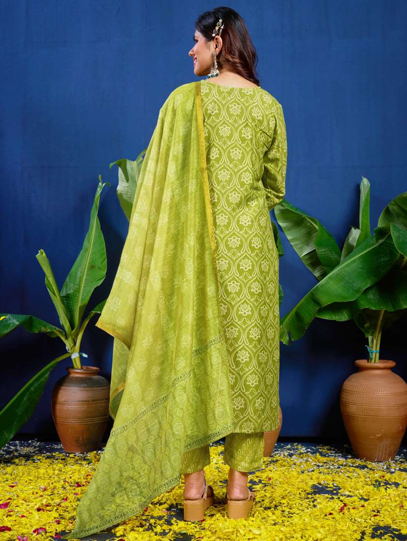 women printed three quarter sleeve kurta pant with dupatta set - 22014222 - Standard Image - 2