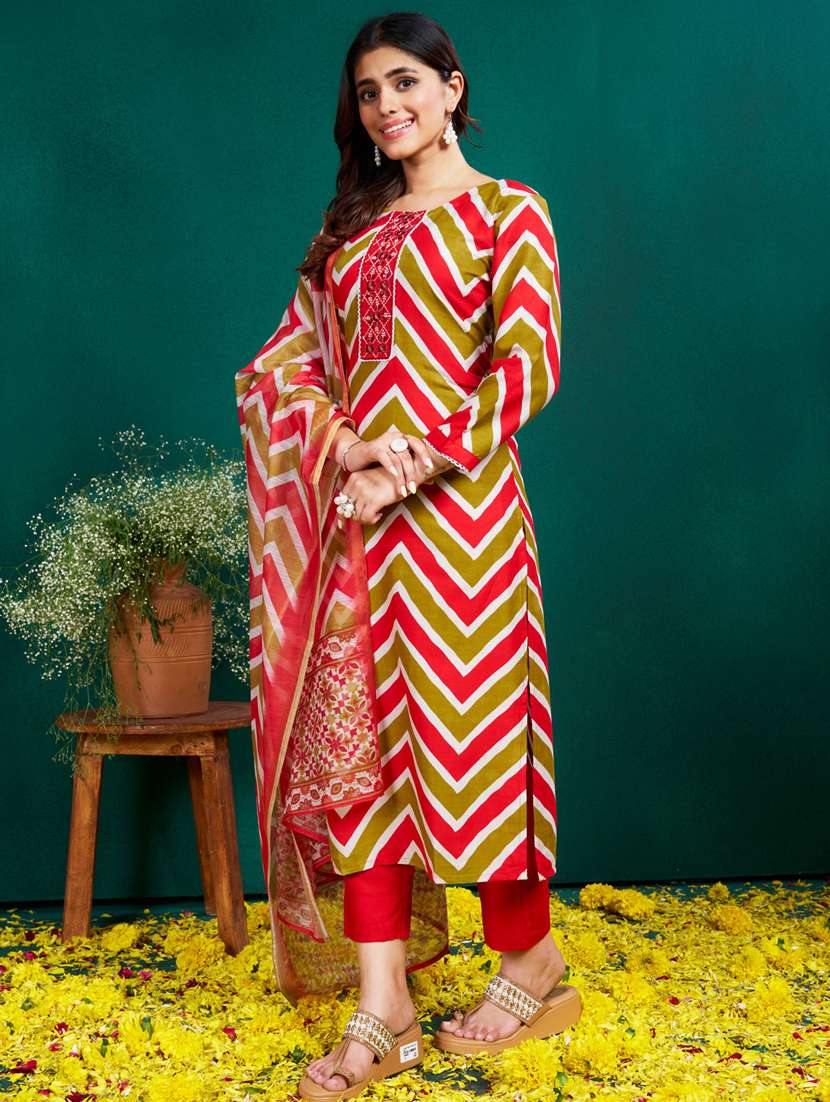 women printed three quarter sleeve kurta pant with dupatta set - 22014229 - Standard Image - 2