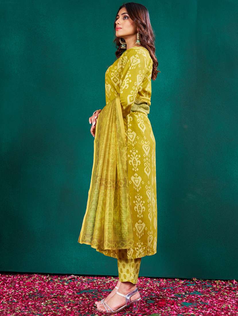 women printed three quarter sleeve kurta pant with dupatta set - 22014231 -  Standard Image - 2