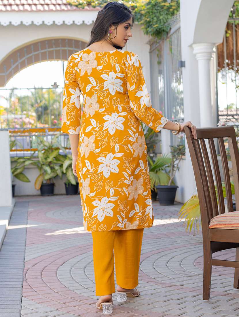 women printed three quarter sleeve kurta and pant  set - 22014253 -  Standard Image - 2