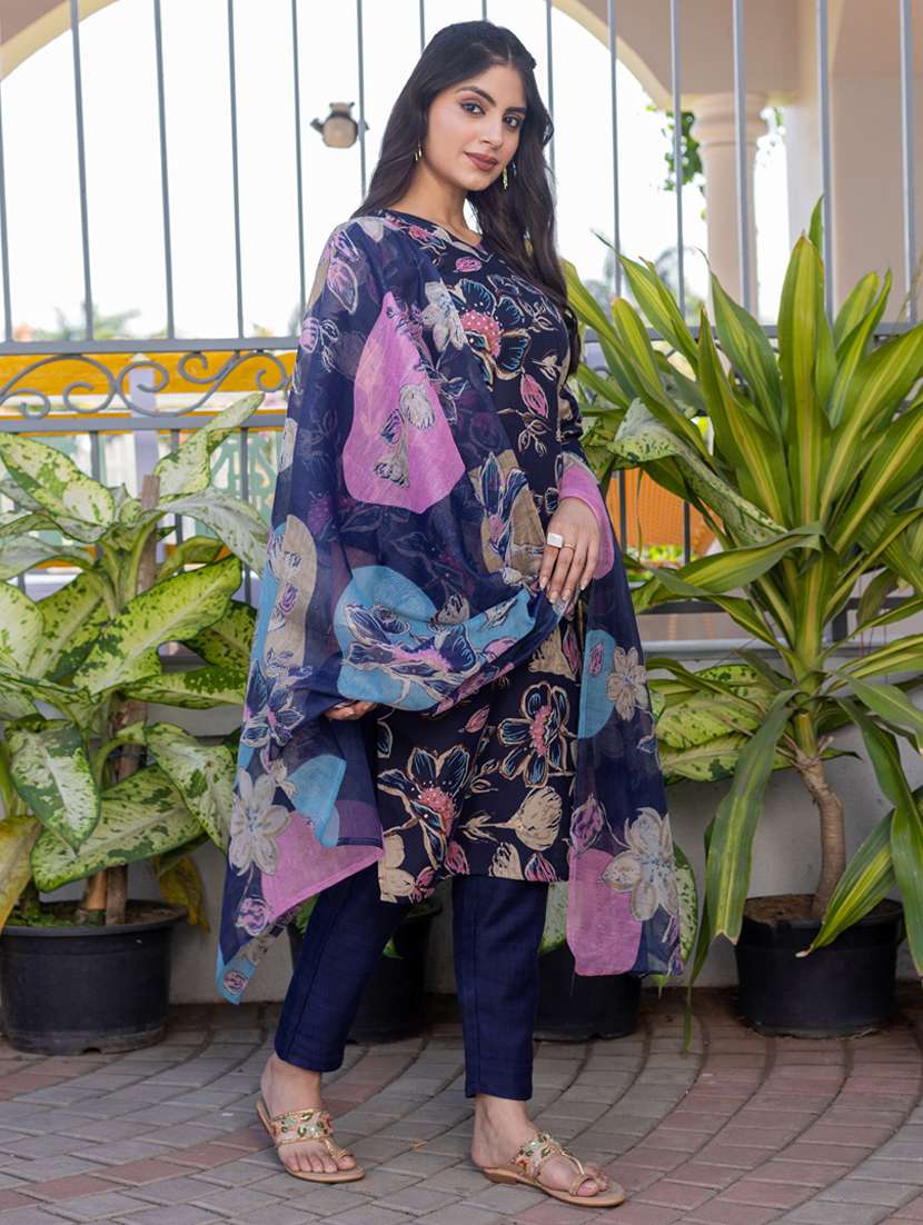women three quarter sleeve kurta pant with dupatta set - 22014255 - Standard Image - 2