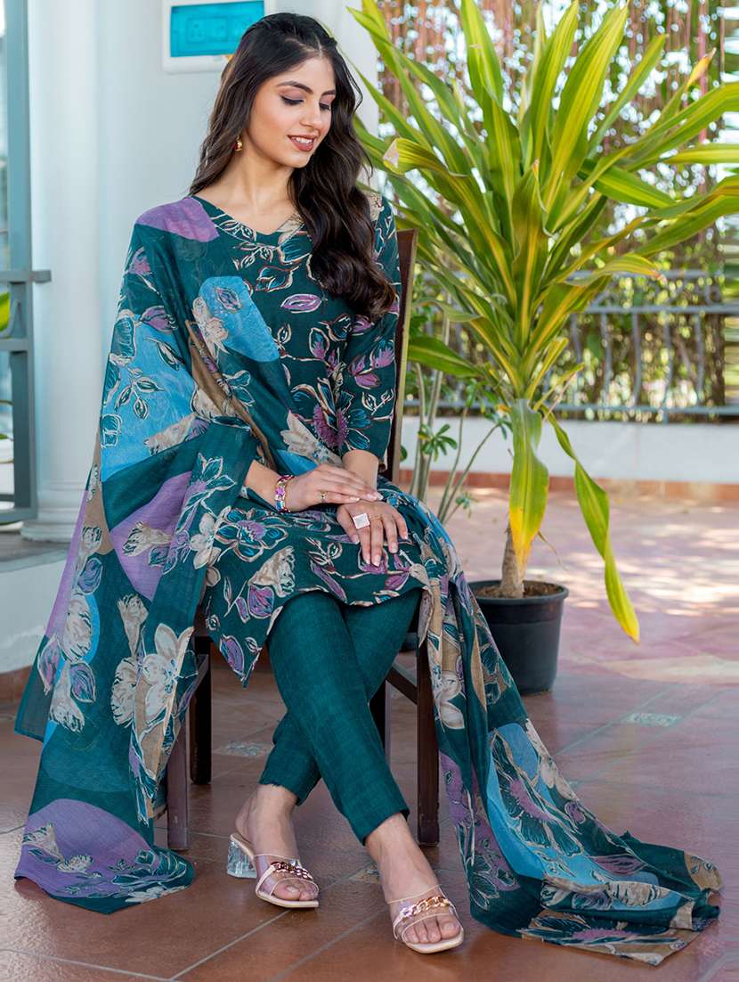 women three quarter sleeve kurta pant with dupatta set - 22014257 - Standard Image - 2