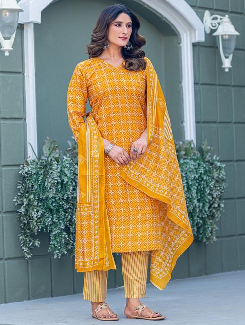 women printed three quarter sleeve kurta pant with dupatta set - 22014273 -  Standard Image - 0