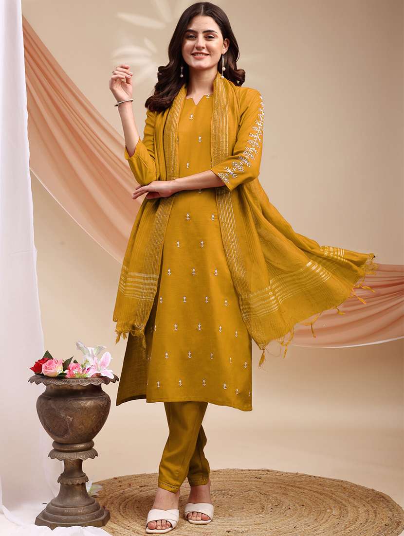 women three quarter sleeve kurta pant with dupatta set