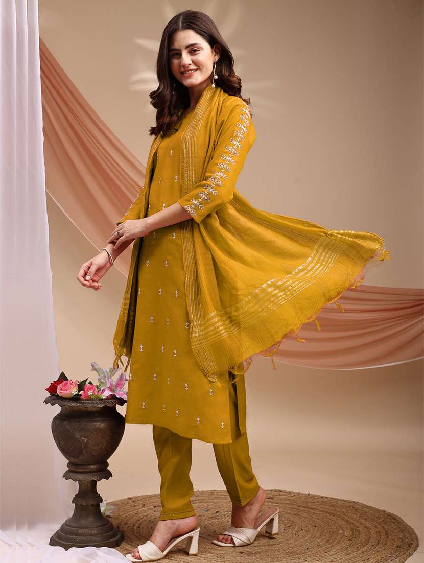 women three quarter sleeve kurta pant with dupatta set - 22014297 - Standard Image - 2