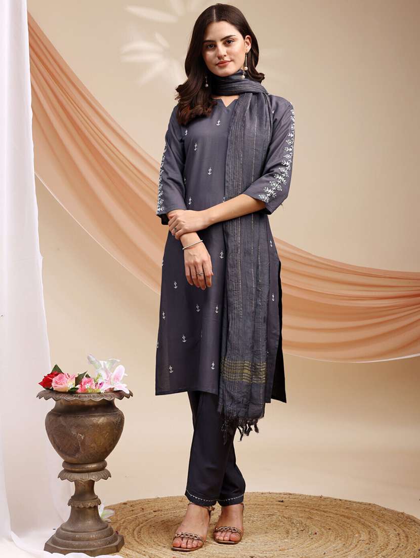 women three quarter sleeve kurta pant with dupatta set