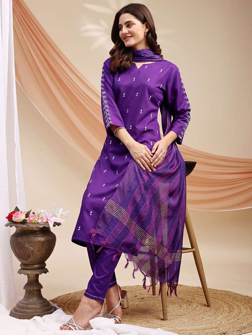 women three quarter sleeve kurta pant with dupatta set - 22014299 - Standard Image - 2
