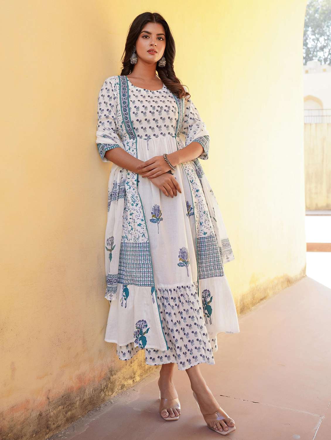 women floral three quarter sleeve kurta dupatta set - 22014636 -  Standard Image - 2