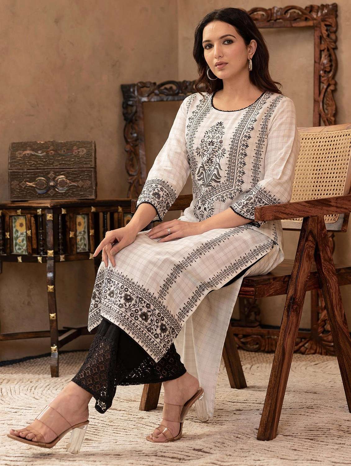women checkered three quarter sleeve straight kurta - 22014709 -  Standard Image - 2