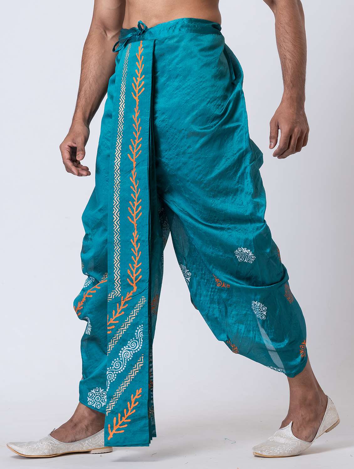 men printed mid rise draped dhoti - 22016530 - Standard Image - 2