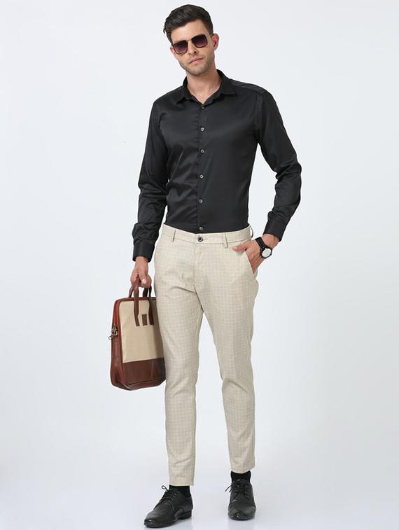 men solid collared long sleeve formal shirt - 22016985 - Standard Image - 2
