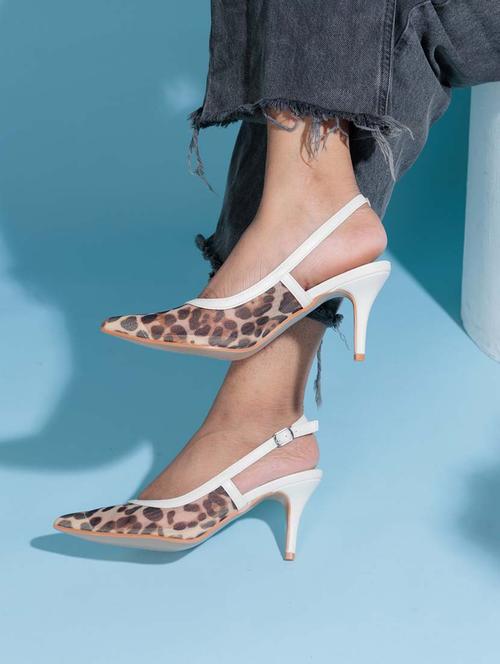 women animal print pointed pump - 22017432 -  Standard Image - 0