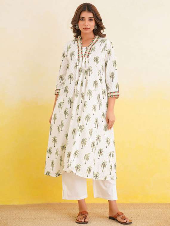 women printed three quarter sleeve kurta and pant set
